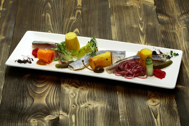 Talerze z próbkami dań